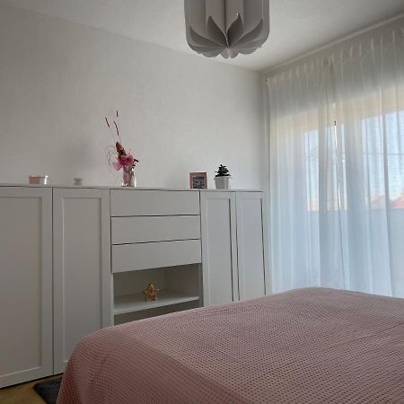 סנג' Apartment Marina מראה חיצוני תמונה